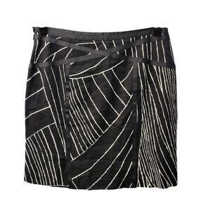 Black trendy Mini Skirt white lines Size 7/8
